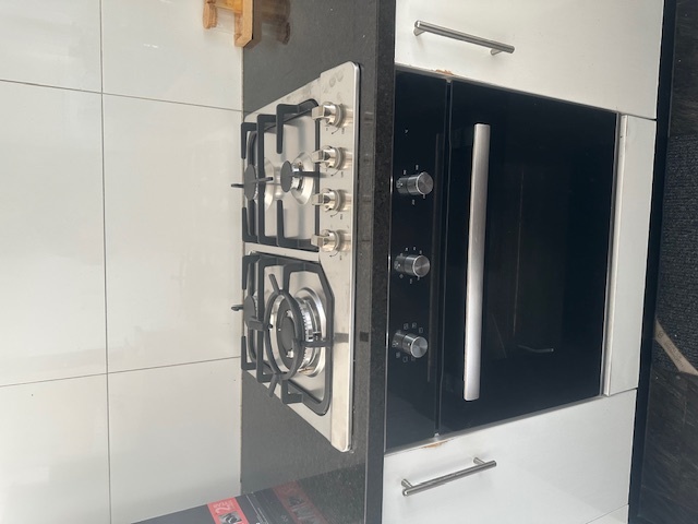 Gas hob installed in bench top