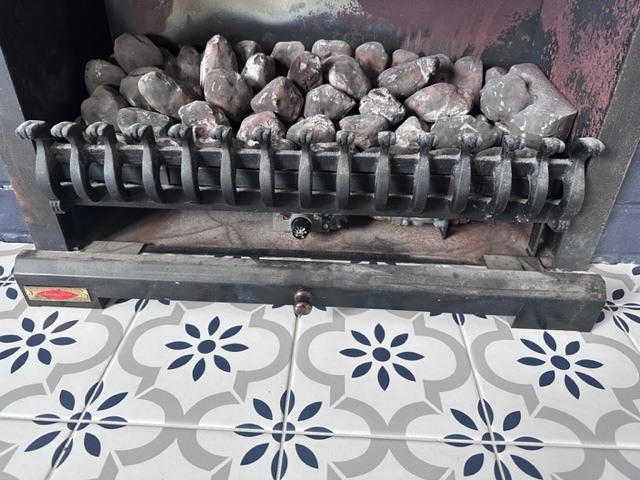 Jet Master gas fire before refurbhisment